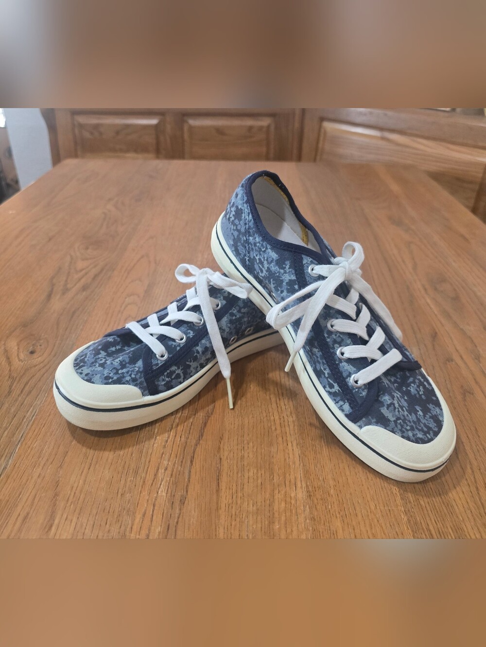 Keen Elsa Blue Patterned Canvas Low-Top Sneakers-Size 9.5